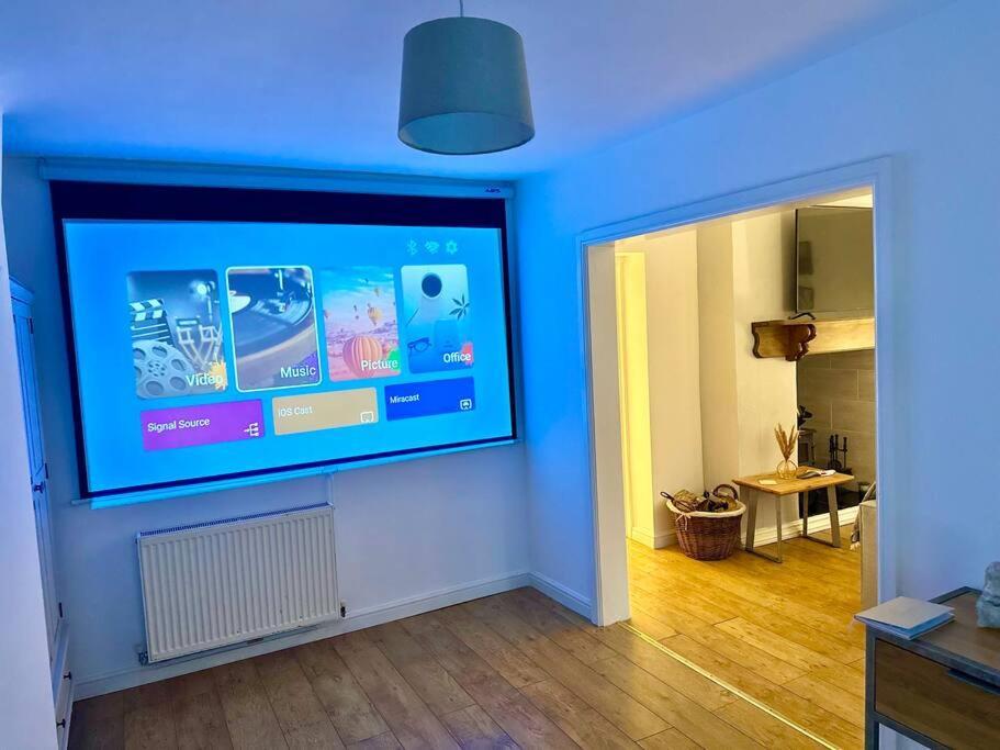 Cottage,Cinema Room,Log Burner Blaenavon Ngoại thất bức ảnh