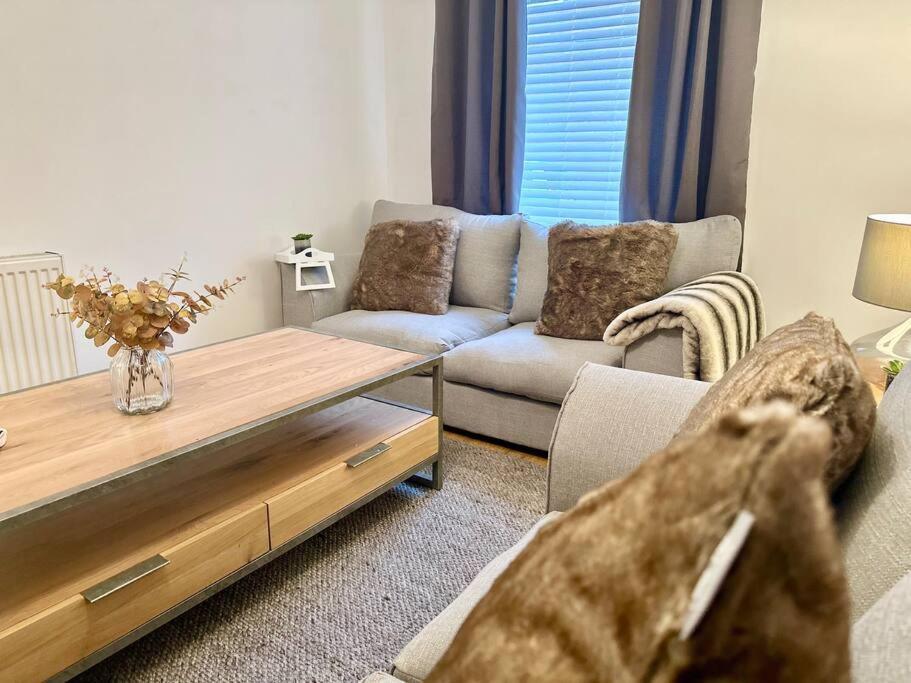 Cottage,Cinema Room,Log Burner Blaenavon Ngoại thất bức ảnh