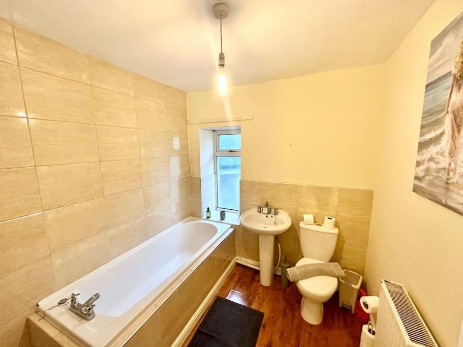 Cottage,Cinema Room,Log Burner Blaenavon Ngoại thất bức ảnh