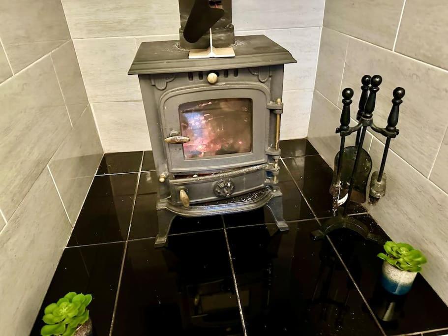 Cottage,Cinema Room,Log Burner Blaenavon Ngoại thất bức ảnh